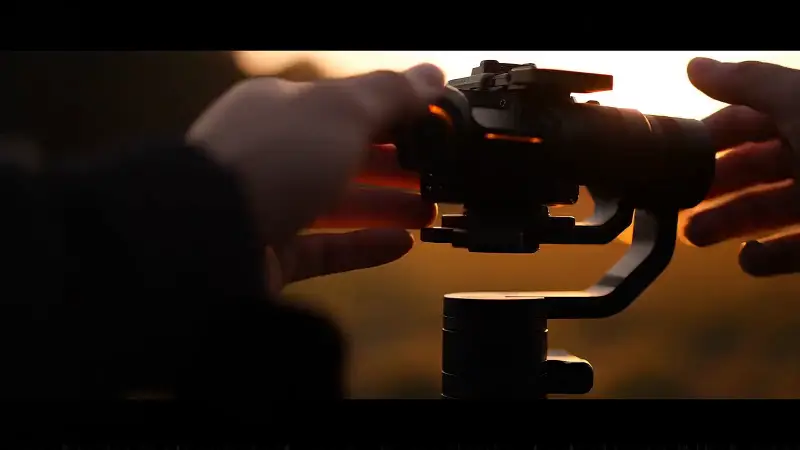 Standbild aus dem Video „Zubehoer“